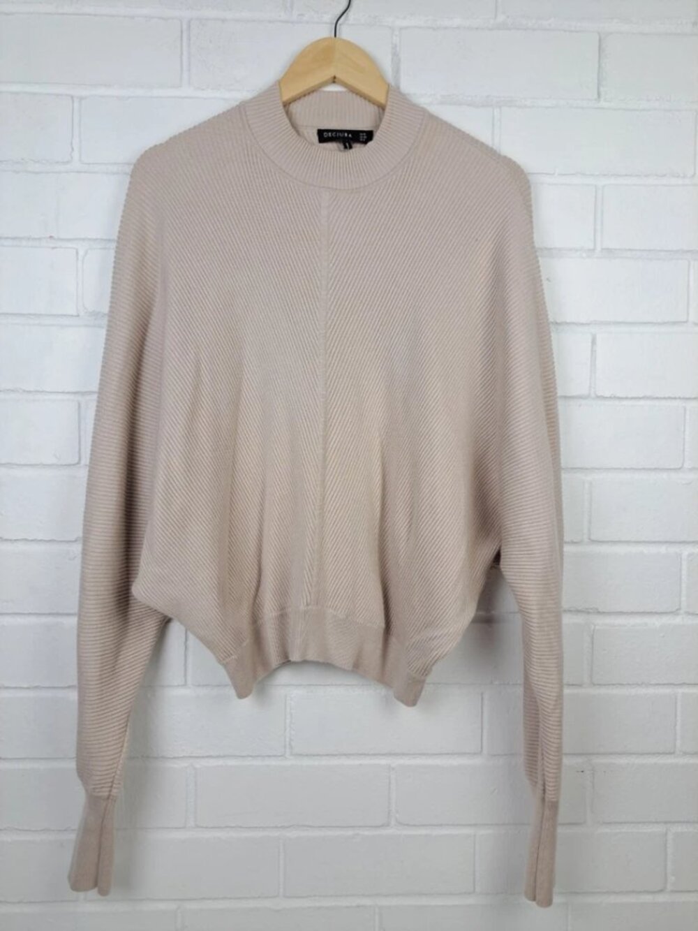 Decjuba Women’s Ribbed Knit Jumper Size M US8 Beige Mock Neck Batwing Sleeve